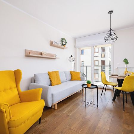 Przytulny Apartament Na Wroclawskiej Z Parkingiem W Krakowie By Noclegi Renters Exterior photo